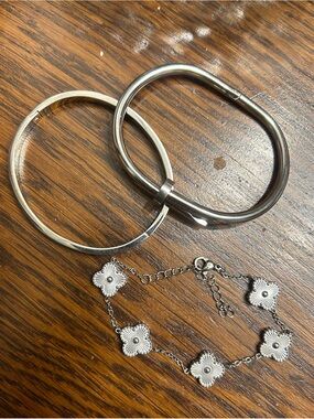 Silver Flower Link Bracelet and Two Silver Bangle Set